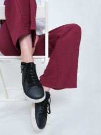 Essentials Black