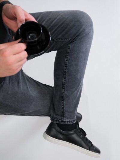 Essentials Black