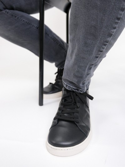 Essentials Black